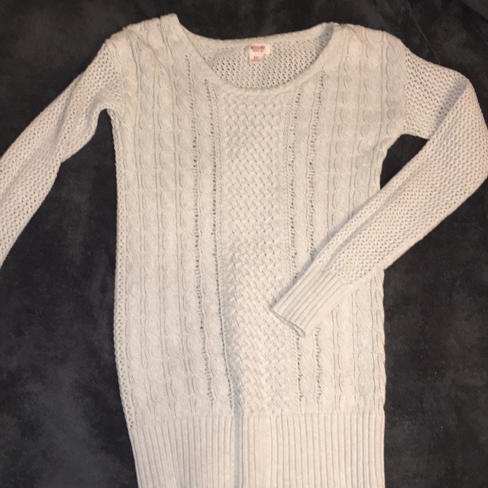 Creme sweater